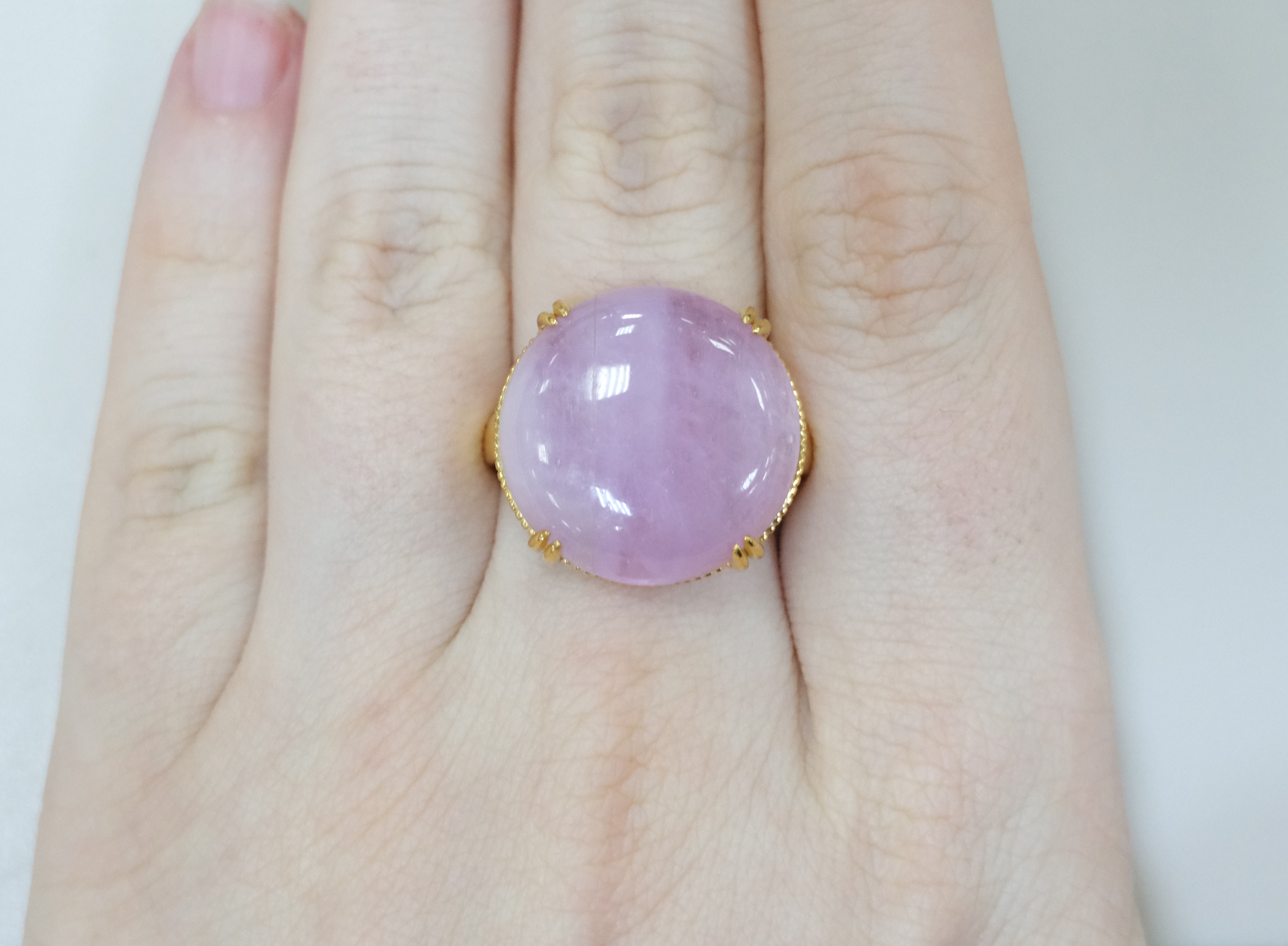 Серебряное кольцо с кунцитом